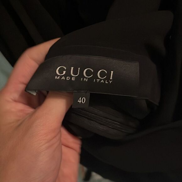 Gucci pants suit size 40 (2-4 US sizing) with drapery neck and flowy pants NWT - Picture 3 of 4